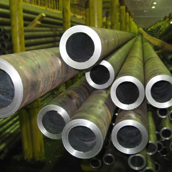 Труба бесшовная горячедеформированная 68х8 мм